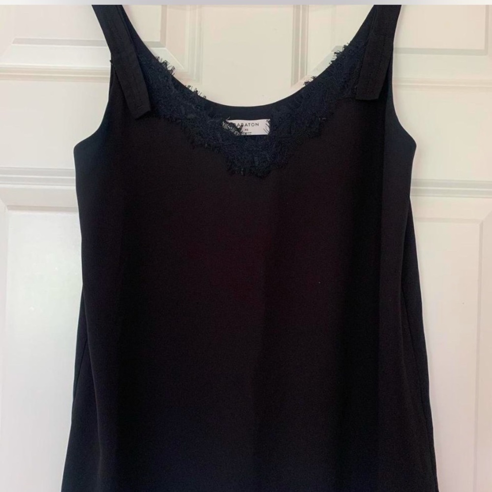 Babaton XS Aritzia Everly Lace Camisole Cami Black Top Tank Perfect